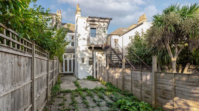 GFF 81 Queens Avenue, Whetstone, London, N20 0JB 10