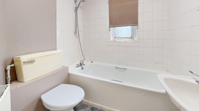 15B Argyle Road, Mile End, London, E1 4EQ 2