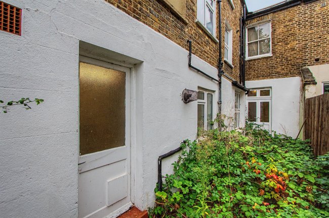 179 (A and B) Barry Road, East Dulwich, London, SE22 0JP 3