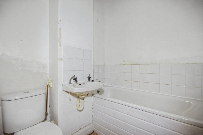 39 (A B and C), Wilson Road, Camberwell, London SE5 8PE 6