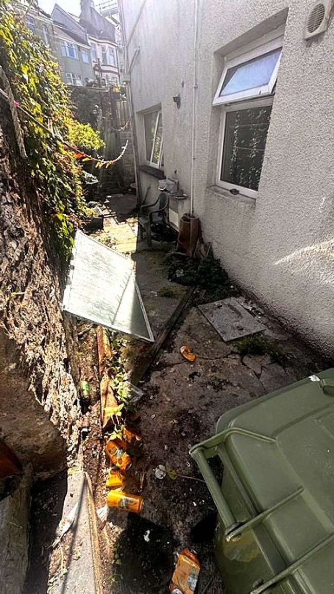 Flats 1, 269 St Levan Road, Plymouth, Devon PL2 1JP 5