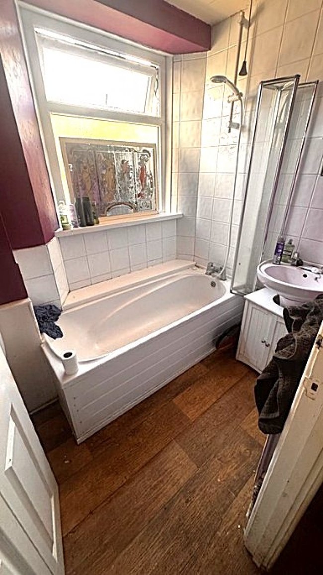Flats 1, 269 St Levan Road, Plymouth, Devon PL2 1JP 5
