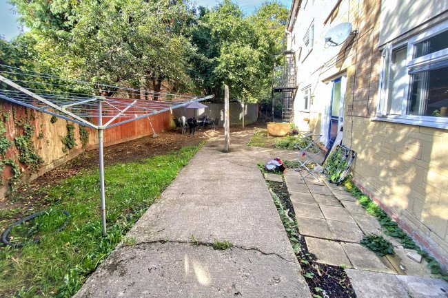 Flat 33 Linden Close, Calne, Wiltshire, SN11 0BB 4