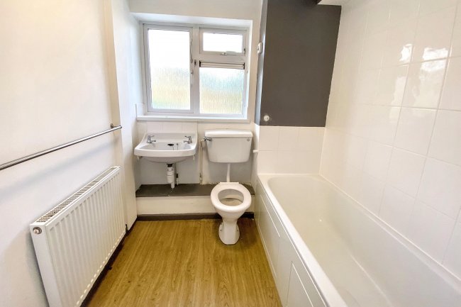 Flat 33 Linden Close, Calne, Wiltshire, SN11 0BB 4