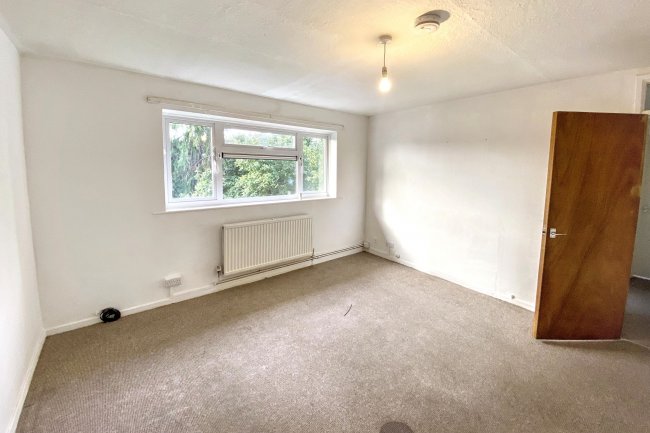 Flat 33 Linden Close, Calne, Wiltshire, SN11 0BB 4