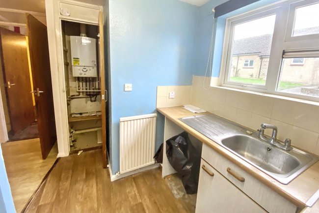 17 The Glebe Calne Wiltshire SN11 8HB 3