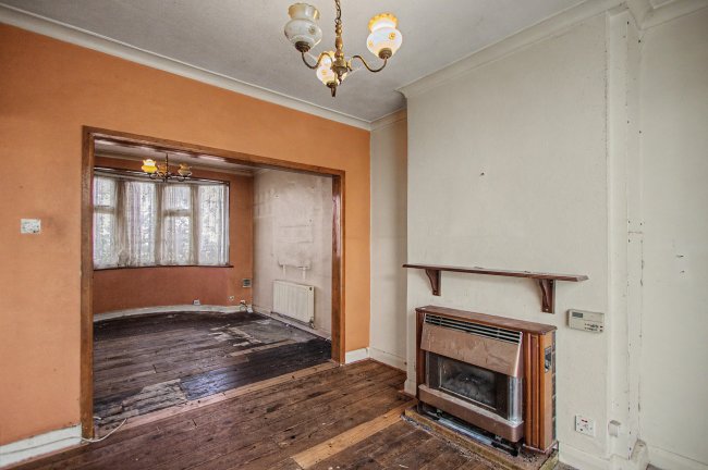 6 Cedar Avenue, Waltham Cross, EN8 8AU 3