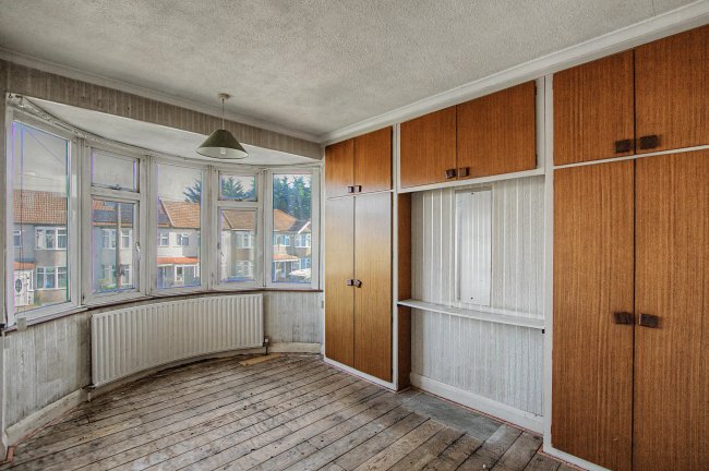 6 Cedar Avenue, Waltham Cross, EN8 8AU 3