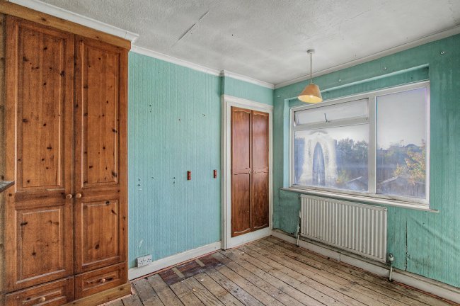 6 Cedar Avenue, Waltham Cross, EN8 8AU 3