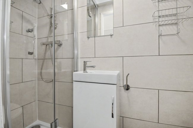 59 Upham Park Road, London, W4 1PQ 4