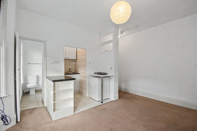 59 Upham Park Road, London, W4 1PQ 4