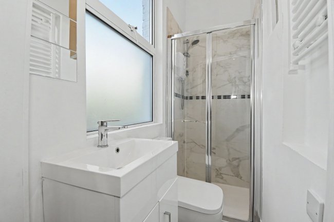 59 Upham Park Road, London, W4 1PQ 4