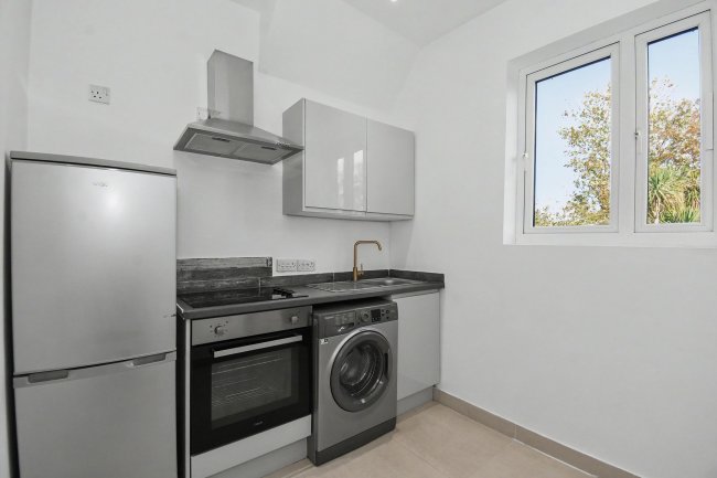 59 Upham Park Road, London, W4 1PQ 4