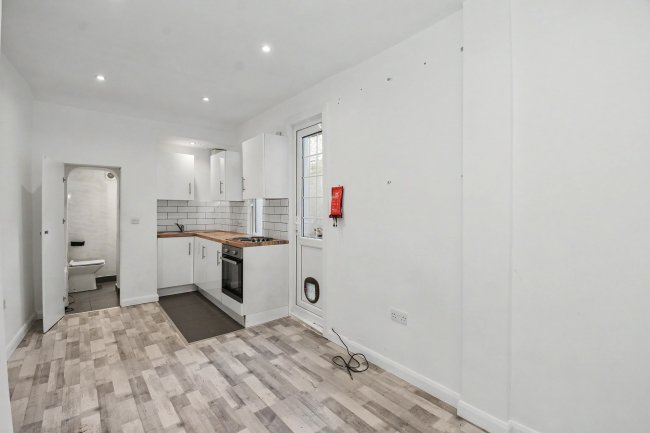 59 Upham Park Road, London, W4 1PQ 4