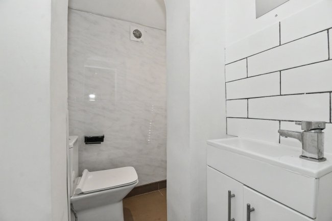 59 Upham Park Road, London, W4 1PQ 4