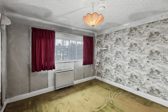 17 Clive Court, Surbiton, London KT6 7PU 10