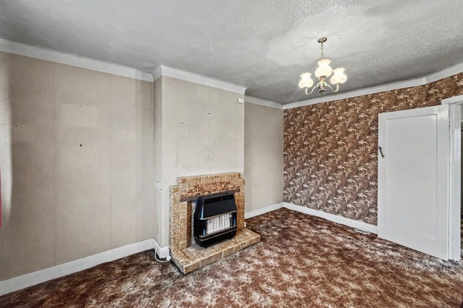 17 Clive Court, Surbiton, London KT6 7PU 10