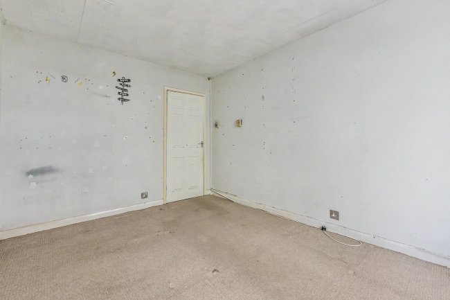 5 Fernside, London Road, East Grinstead, West Sussex, RH19 1QS 7
