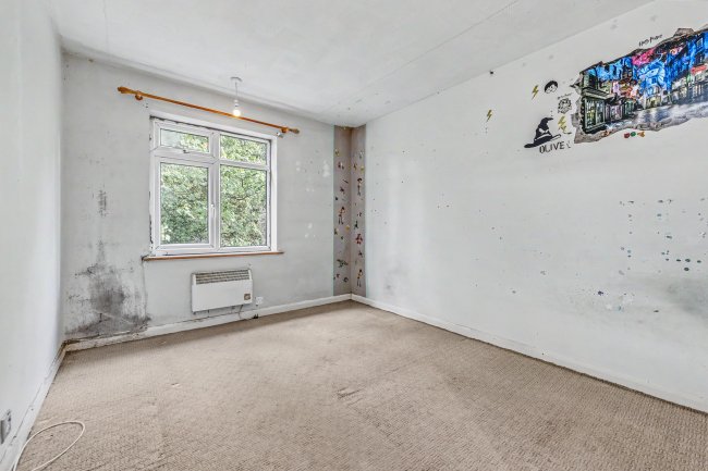 5 Fernside, London Road, East Grinstead, West Sussex, RH19 1QS 7