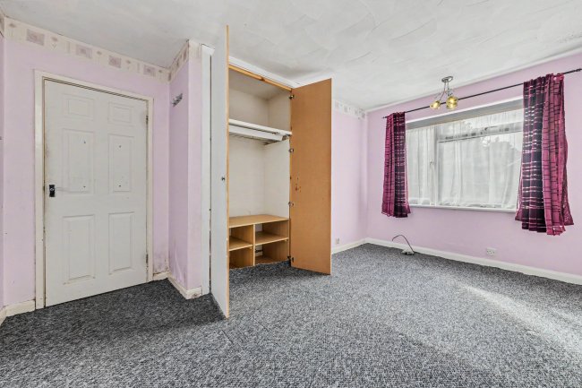 5 Fernside, London Road, East Grinstead, West Sussex, RH19 1QS 7
