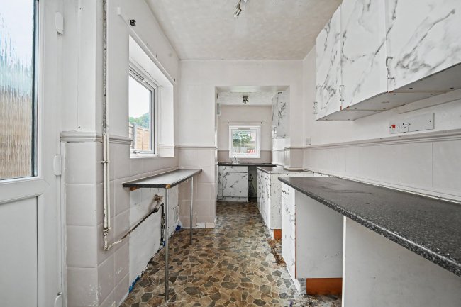 21 Fraser Street, Bilston, West Midlands, WV14 7PD 5