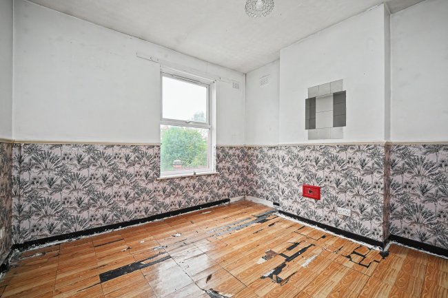 21 Fraser Street, Bilston, West Midlands, WV14 7PD 5