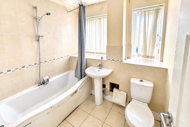 Flat 3, 1326 Bristol Road South, Northfield, Birmingham, B31 2TD 2