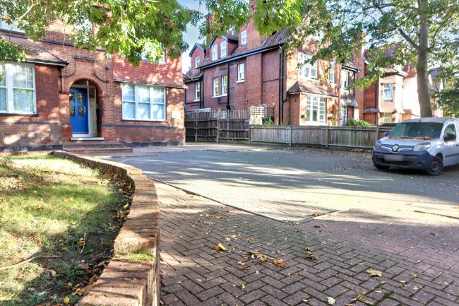 Flat C, 14 Aldrington Road, London, SW16 1TH 5