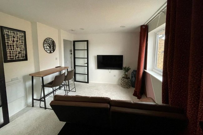 31 Collins House, Harrow Road, London, NW10 5NB 1