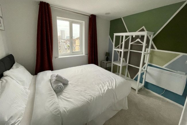 31 Collins House, Harrow Road, London, NW10 5NB 1