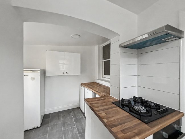 21B Ripple Road, Barking, Essex, IG11 7NP 9