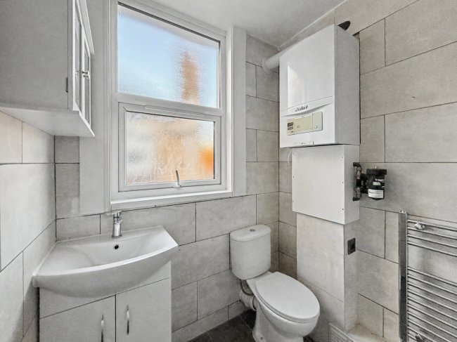 21B Ripple Road, Barking, Essex, IG11 7NP 9
