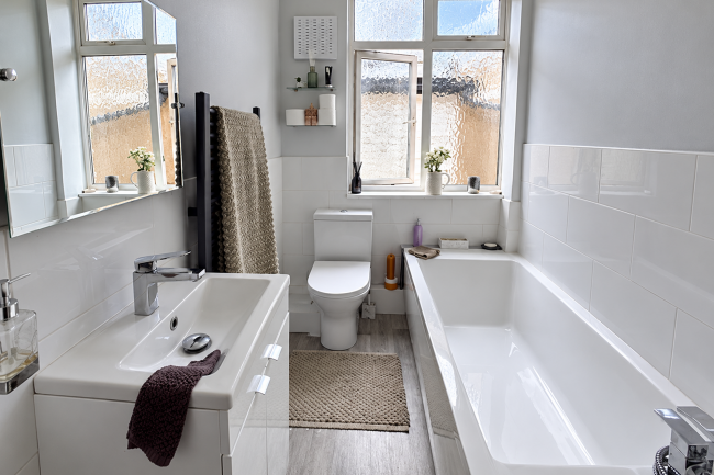 21 Cowleaze Road, Kingston-upon-Thames, Surrey, KT2 6DZ 7