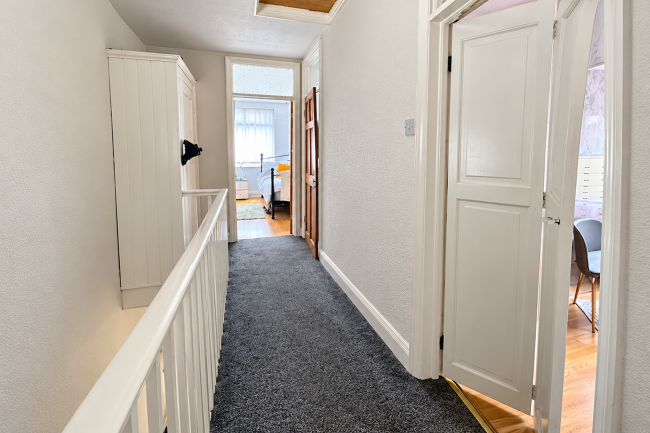 21 Cowleaze Road, Kingston-upon-Thames, Surrey, KT2 6DZ 7