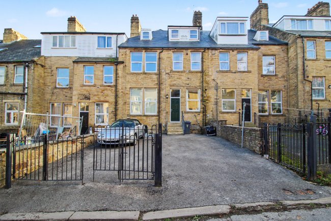 Flat 2, 42 St. Pauls Road,  Manningham, Bradford BD8 7LP 5