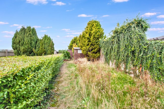 343 Gateford Road, Worksop, S81 7BH 10
