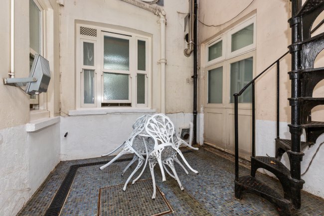 63 Bayswater Road, London W2 3PH 1