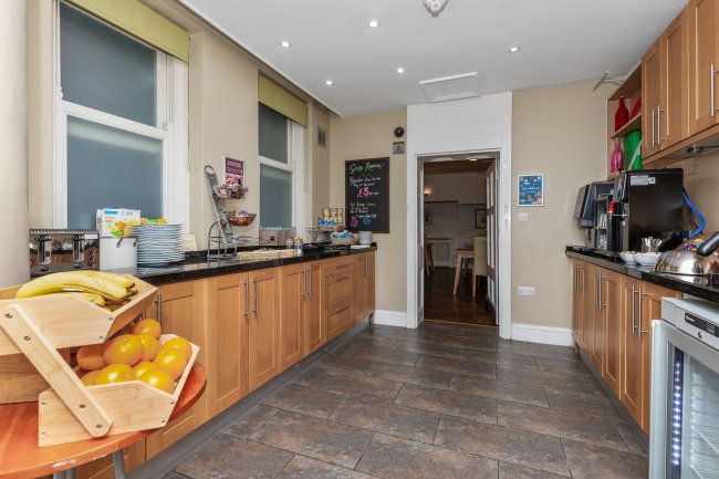 63 Bayswater Road, London W2 3PH 1