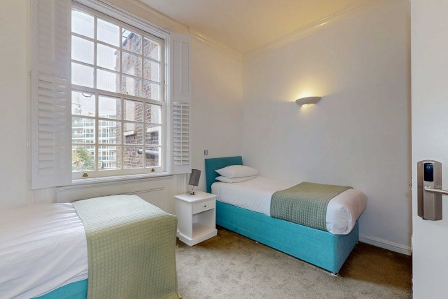 63 Bayswater Road, London W2 3PH 1
