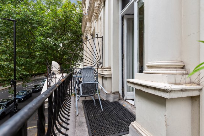 63 Bayswater Road, London W2 3PH 1