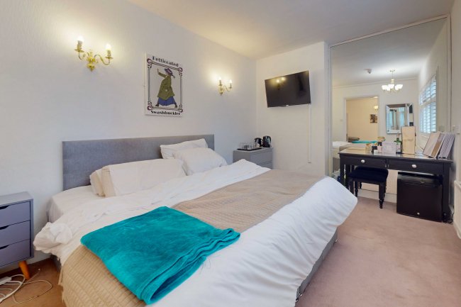63 Bayswater Road, London W2 3PH 1