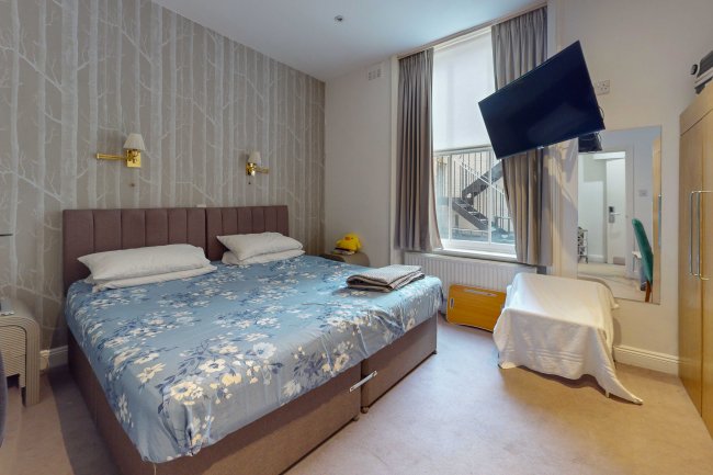 63 Bayswater Road, London W2 3PH 1