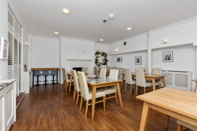 63 Bayswater Road, London W2 3PH 1