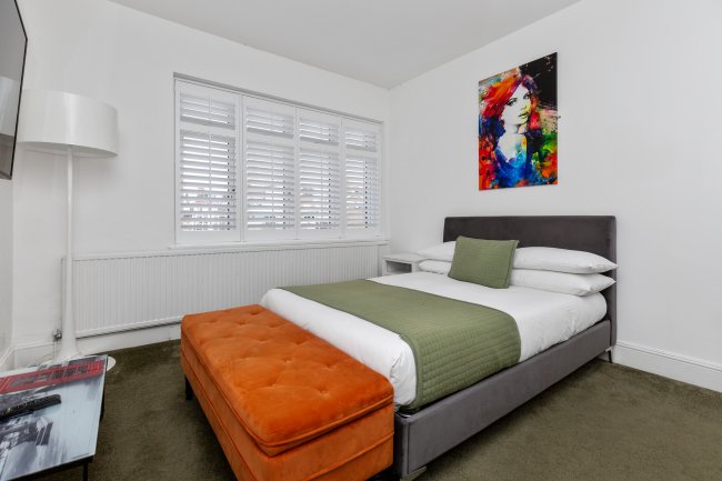 63 Bayswater Road, London W2 3PH 1