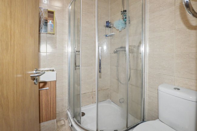 117 Hendon Way, London NW2 2NA 9