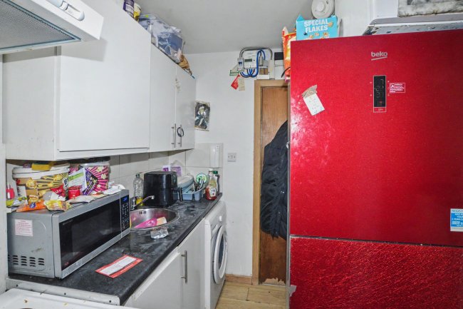 117 Hendon Way, London NW2 2NA 9