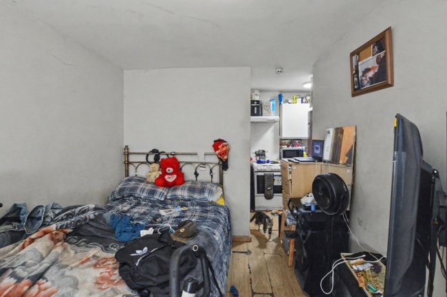 117 Hendon Way, London NW2 2NA 9