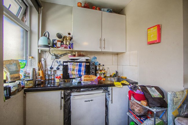 73 Hendon Way, London, NW2 2LY 10
