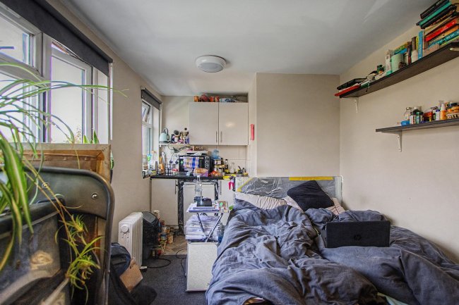 73 Hendon Way, London, NW2 2LY 10