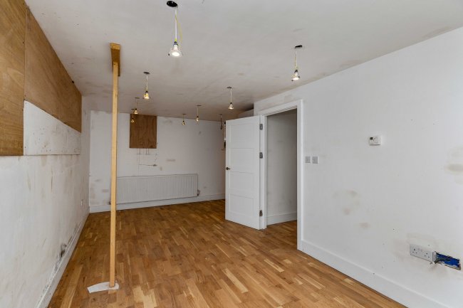 The Chapel, Reigate Road, Leatherhead, Surrey KT22 8RA 9
